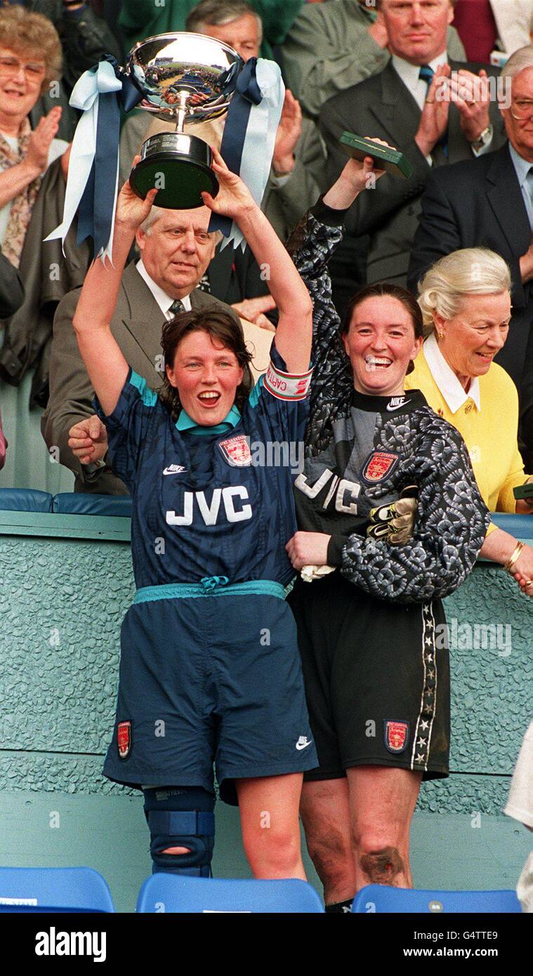 WOMANS FA CUP FINAL SOCCER Stock Photo Alamy