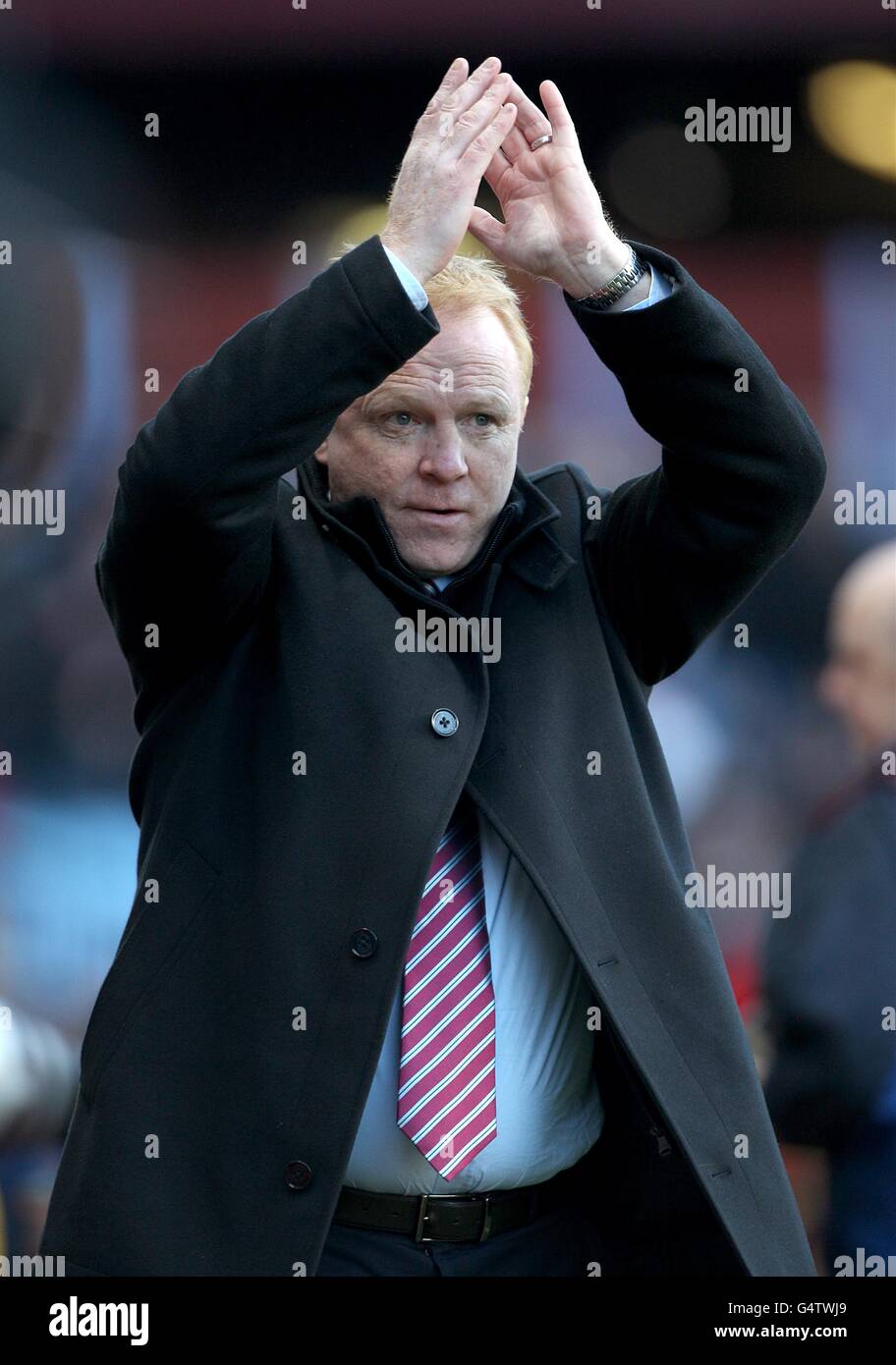 Aston villa manager alex mcleish prior to kick off hires stock