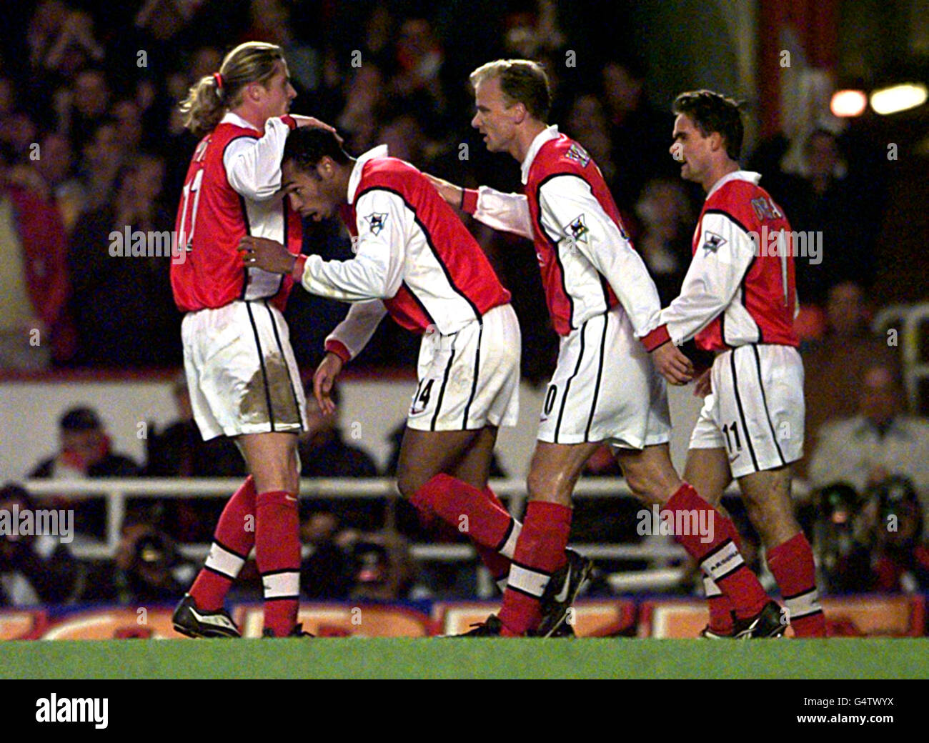 Dennis bergkamp arsenal celebration hi-res stock photography and images ...