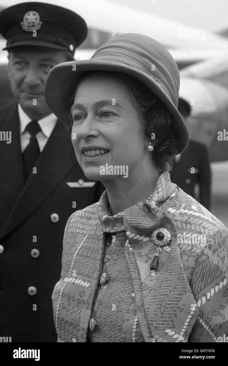 Queen Elizabeth II at Heathrow Airport on arrival from Canada, where she and the Duke of Edinburgh had been on an official visit. Stock Photo