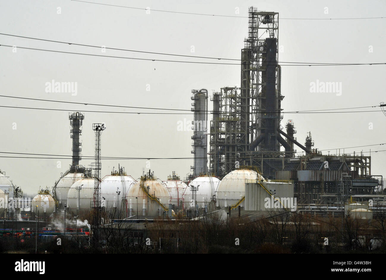 Coryton refinery is an oil refinery in essex hires stock photography