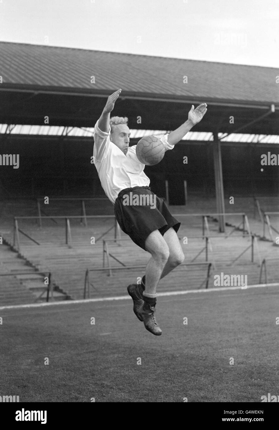 Billy Wright: A Legendary English Footballer