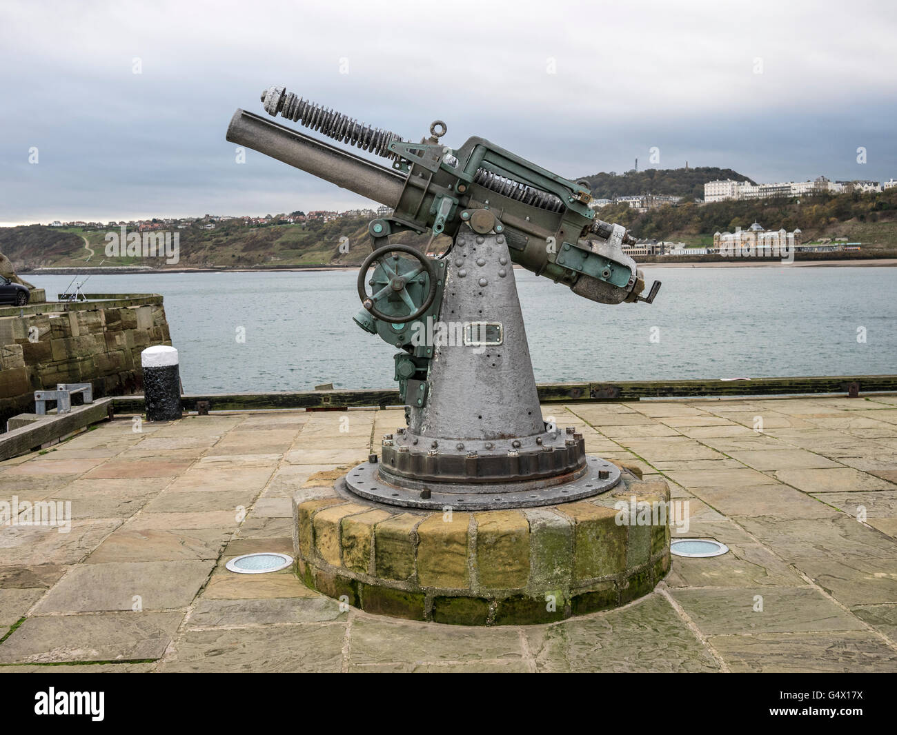 1914 Vickers Pattern 13 pounder gun Scarborough Harbour Yorkshire UK. Recovered from the wreck of S.S.Hornsund Stock Photo