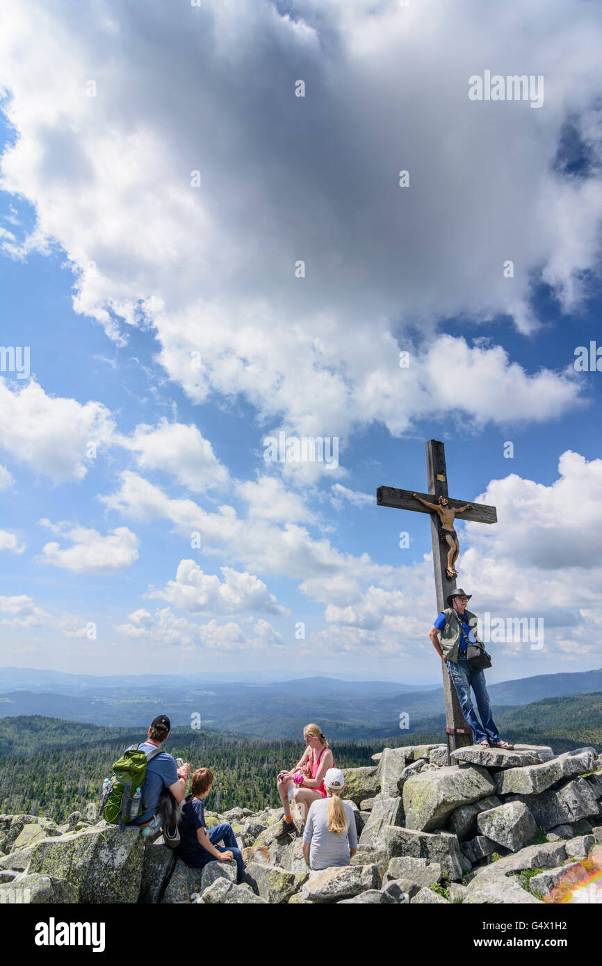 summit-cross-on-mount-lusen-looking-towards-mount-gro-er-rachel