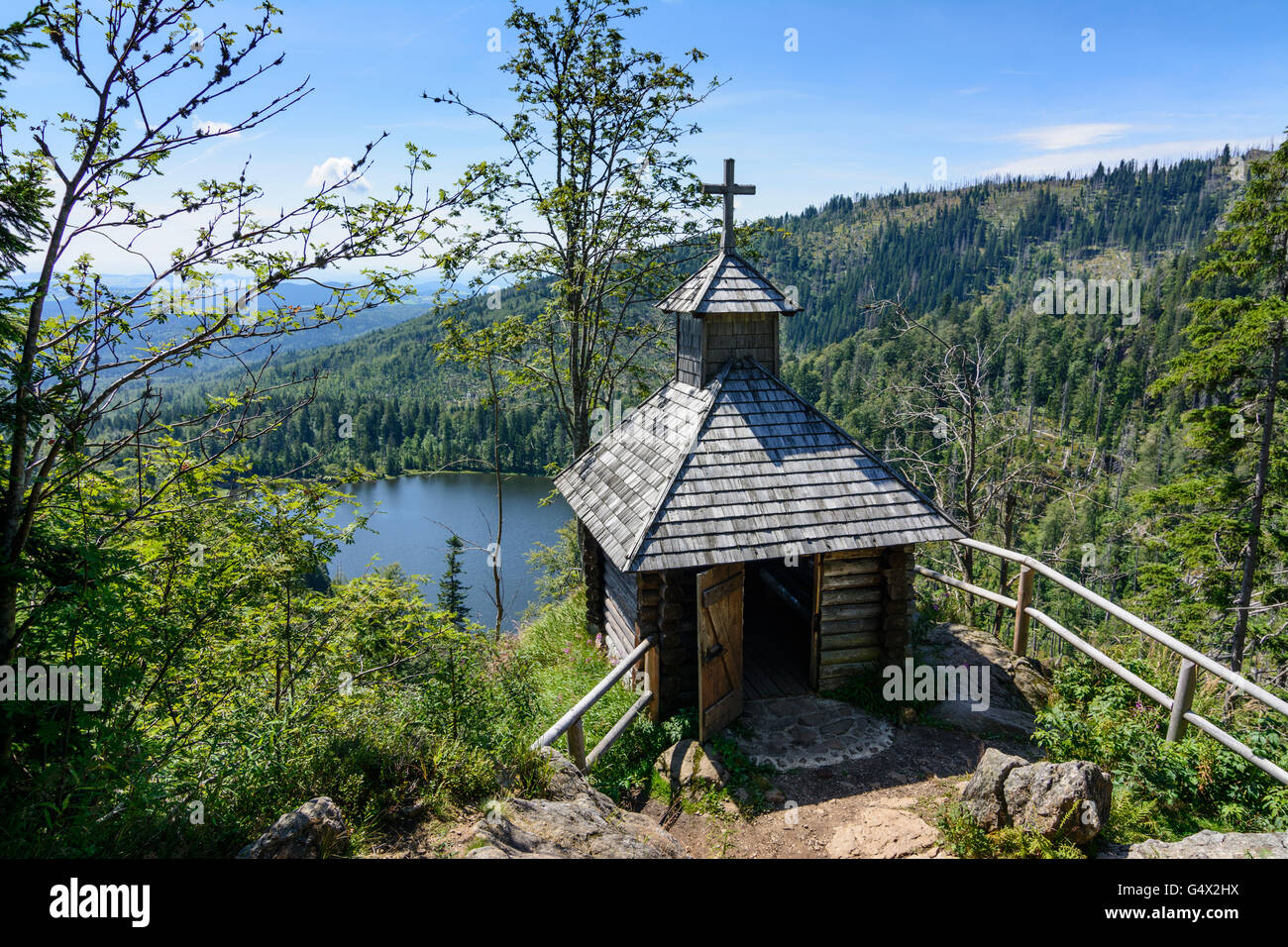 chapel Rachelseekapelle with view to lake Rachelsee, Nationalpark Bayerischer Wald, Bavarian Forest National Park, Germany, Baye Stock Photo