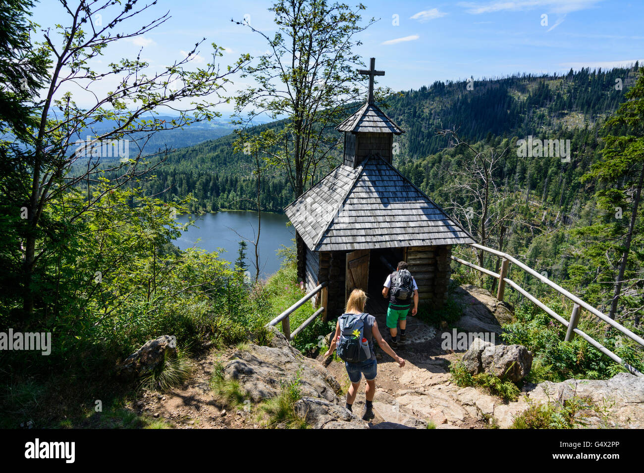 chapel Rachelseekapelle with view to lake Rachelsee, Nationalpark Bayerischer Wald, Bavarian Forest National Park, Germany, Baye Stock Photo