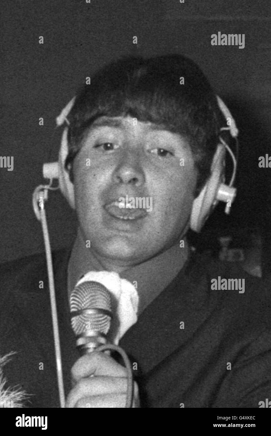 Lead vocalist Reg Presley during a recording session in London with his band The Troggs. Stock Photo