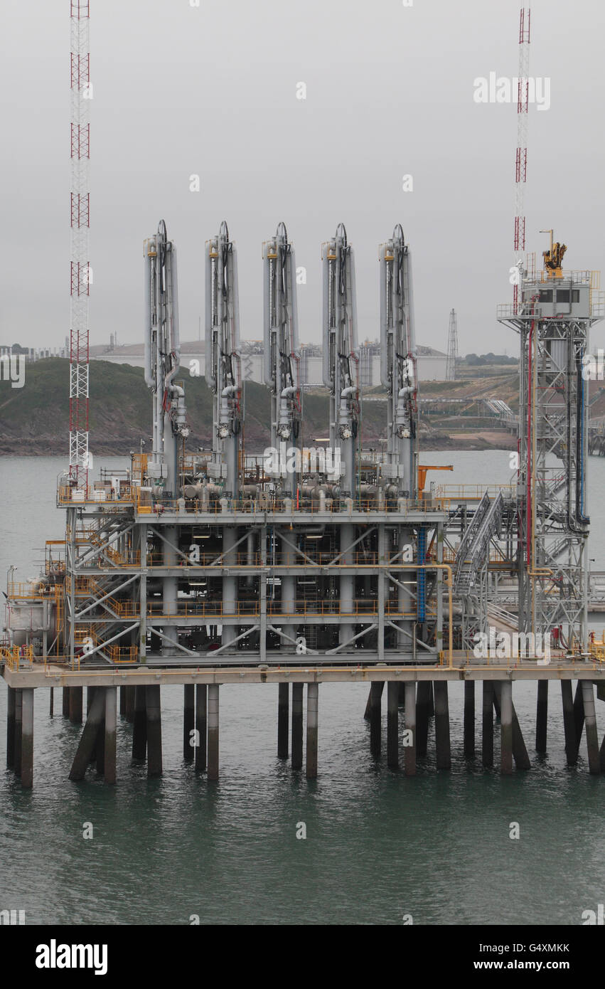 South hook lng milford haven hires stock photography and images Alamy