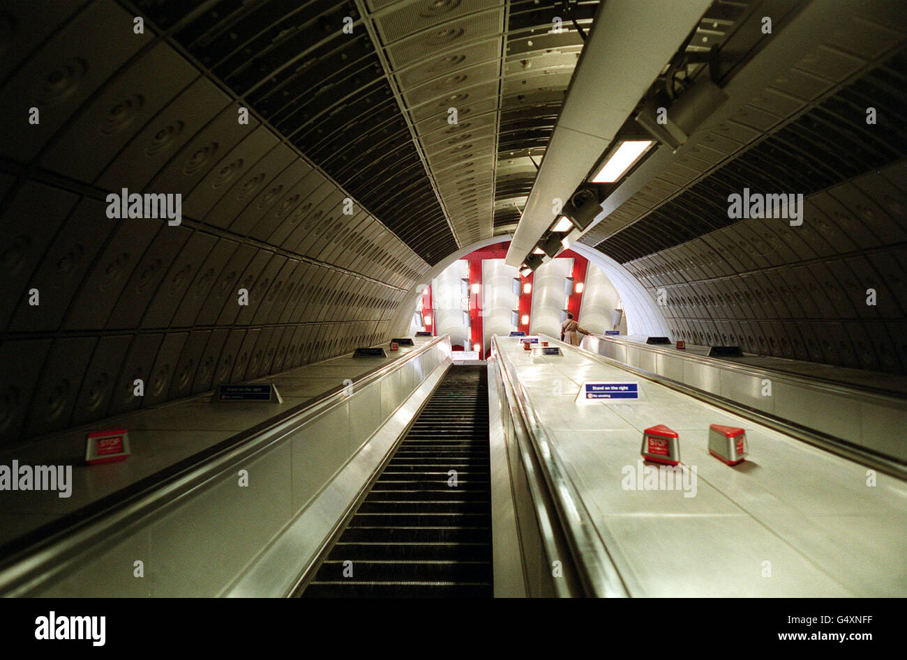 Waterloo Underground Station Jubilee Line Stock Photos & Waterloo ...