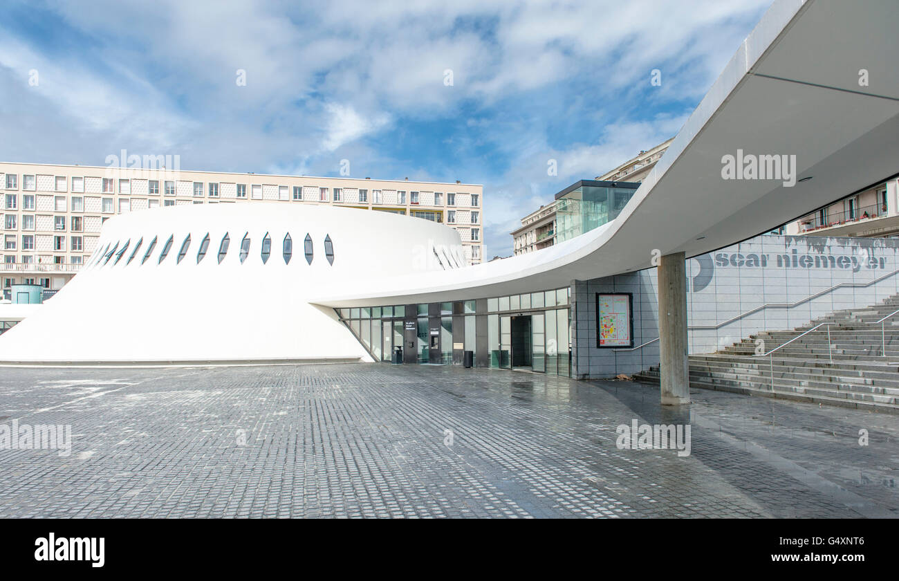 Le Volcan A Cultural Centre Built By Oscar Niemeyer In Le Havre