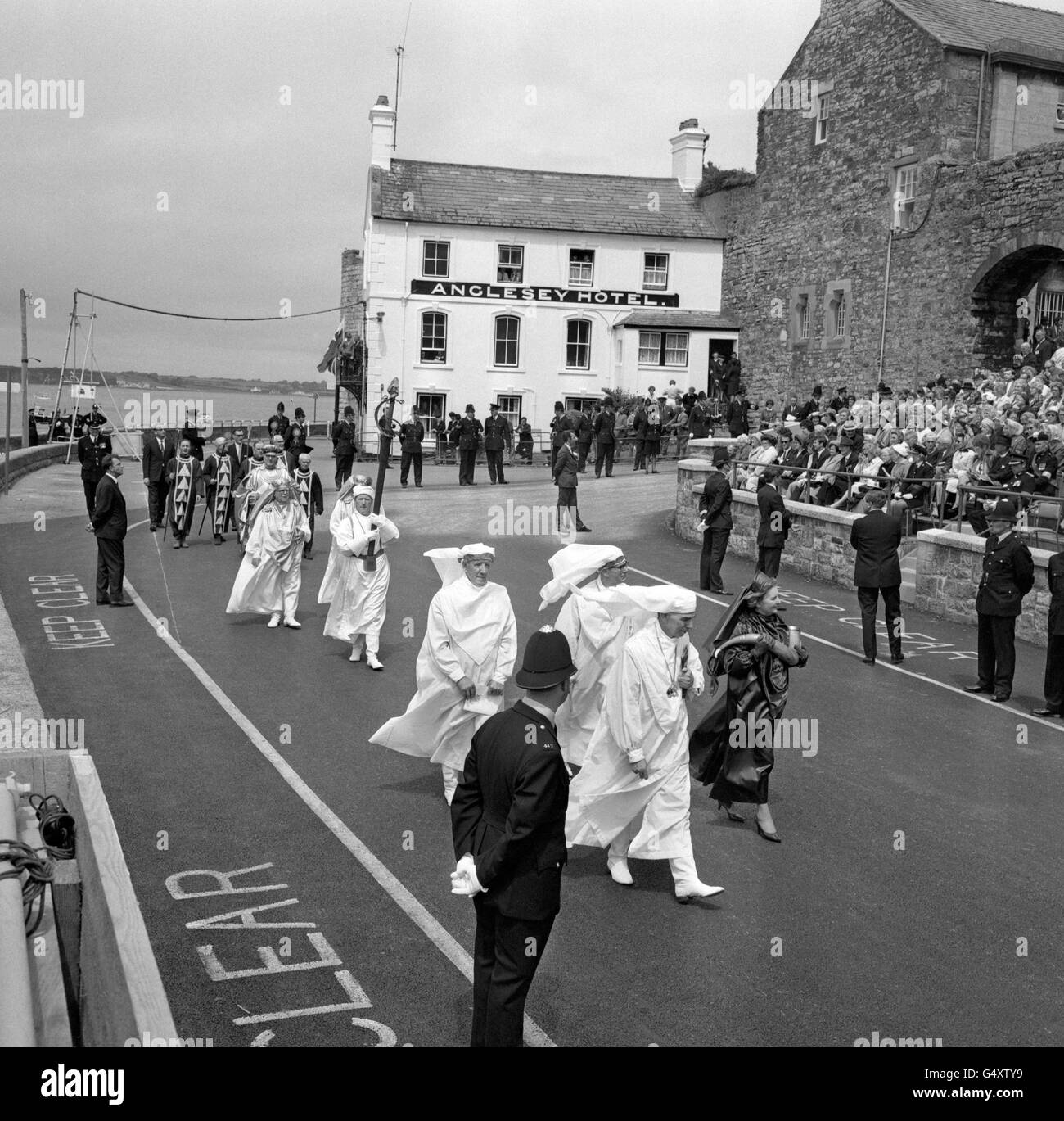 Guests arriving at Caernarfon Castle for the investiture of the Prince