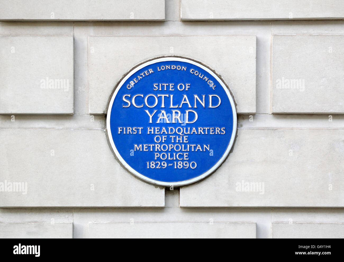 London, England, UK. Commemorative plaque: Site of Scotland Yard at the Ministry of Agriculture Building, Whitehall Place.... Stock Photo