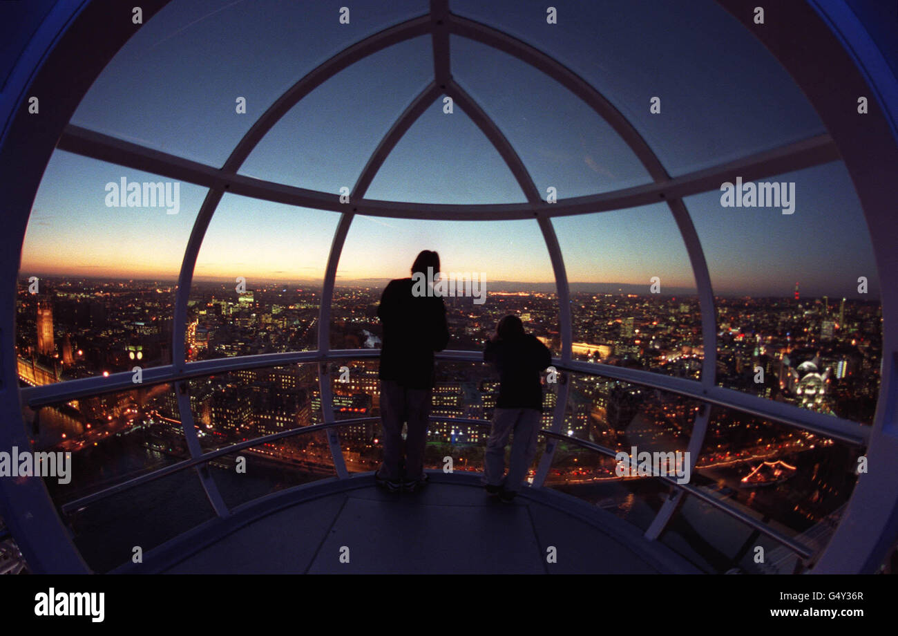 London eye gondola hi-res stock photography and images - Alamy