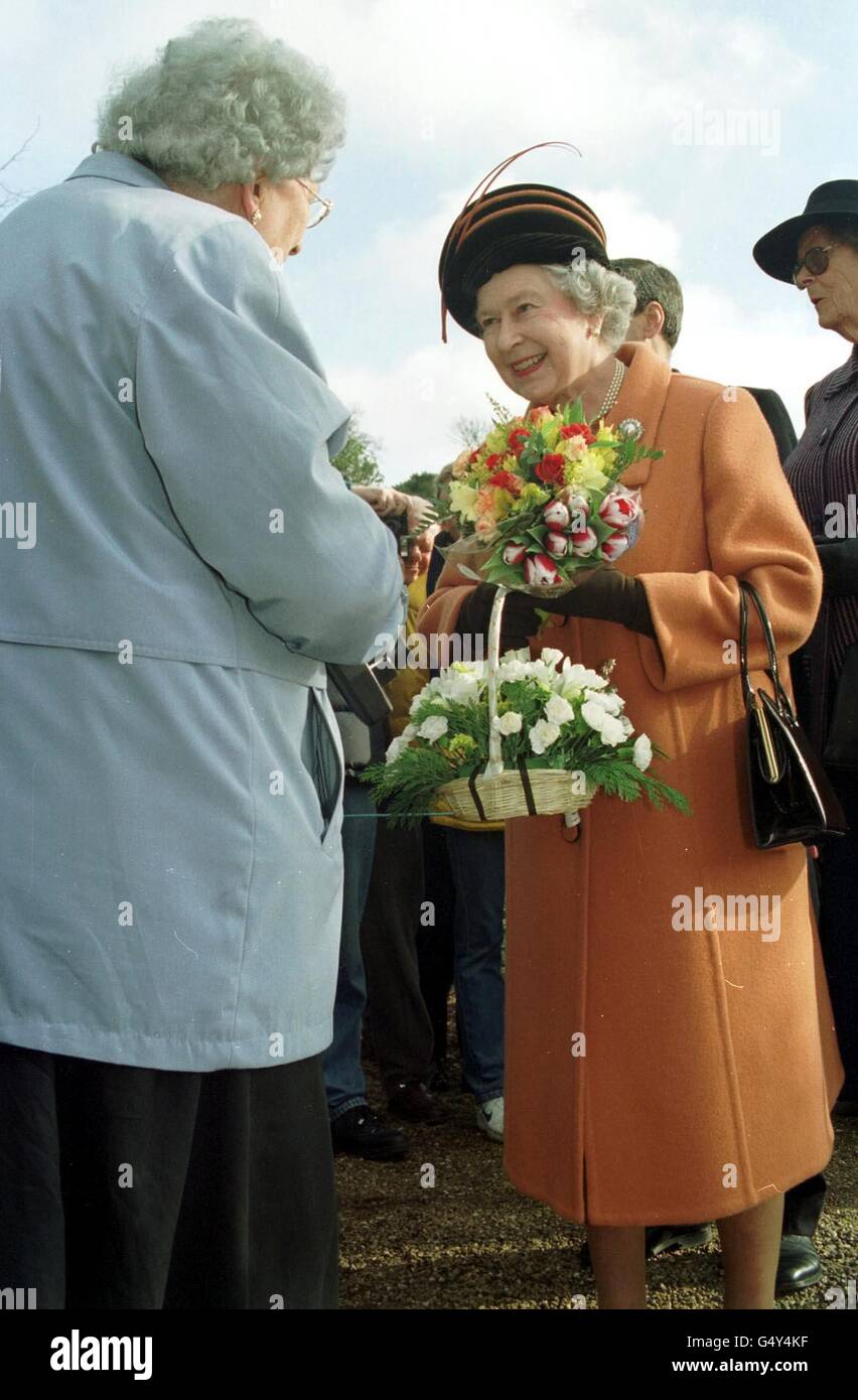 Queen Sandringham flowers Stock Photo Alamy