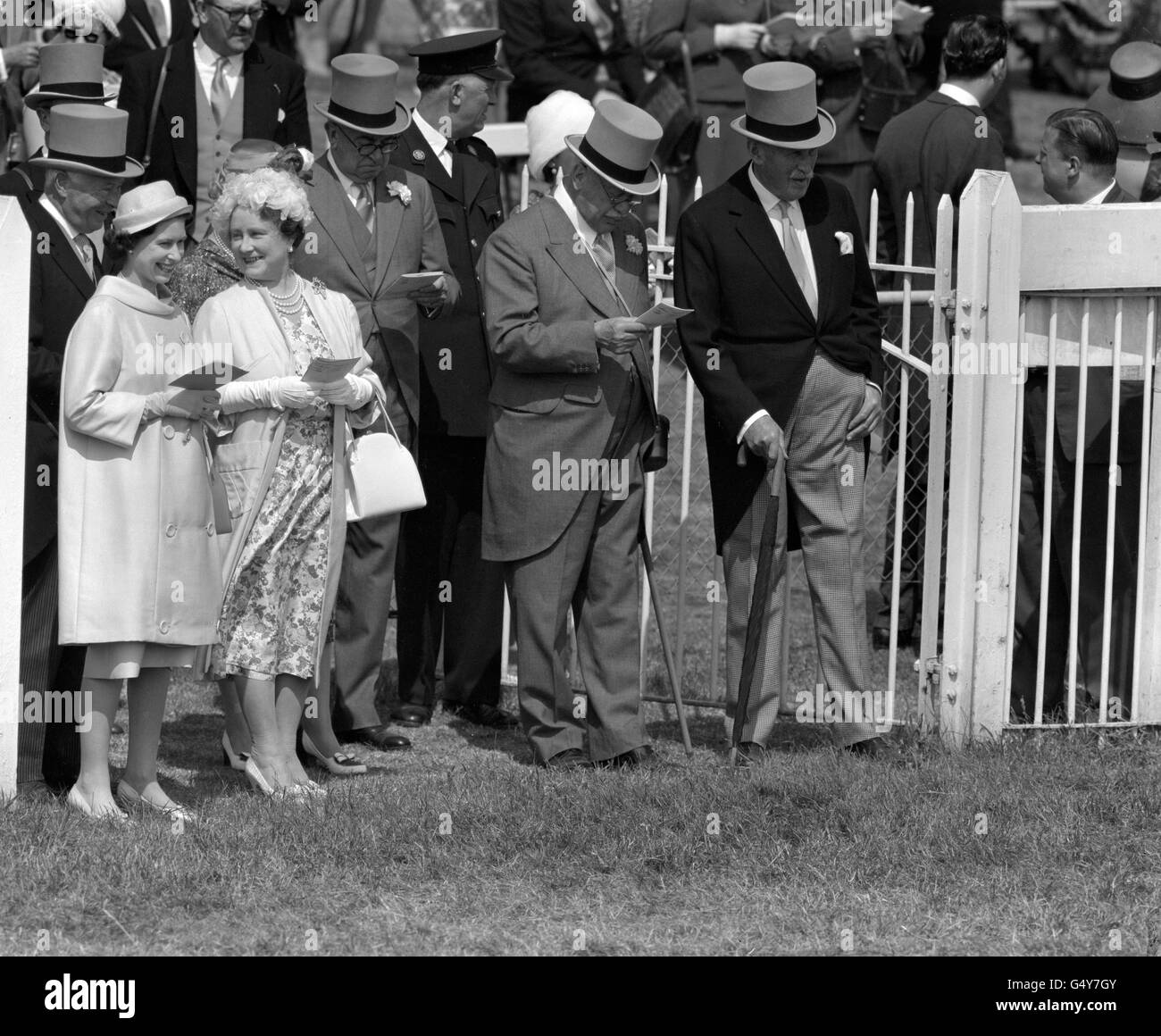 Horse racing the oaks stakes epsom racecourse hires stock photography and images Alamy