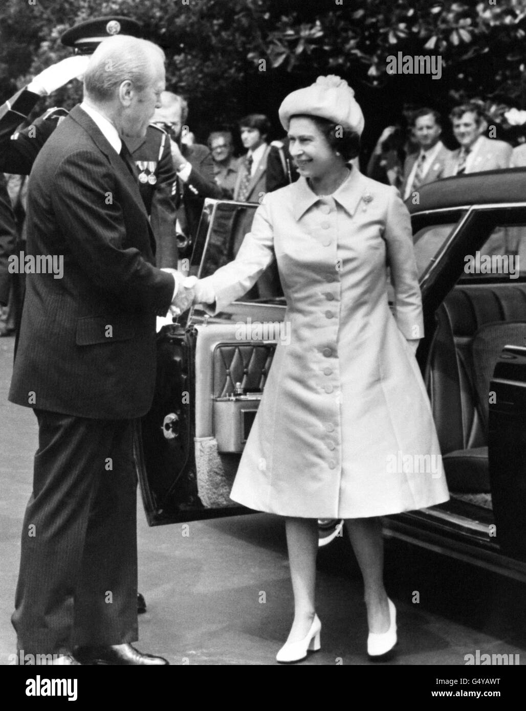 President Gerald Ford greets Queen Elizabeth II on arrival at the White House, in Washington, D.C. Stock Photo