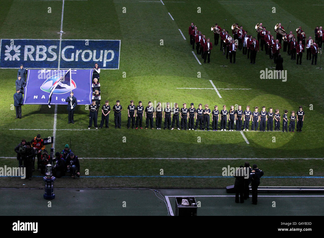 England mascots on pitch hires stock photography and images Alamy