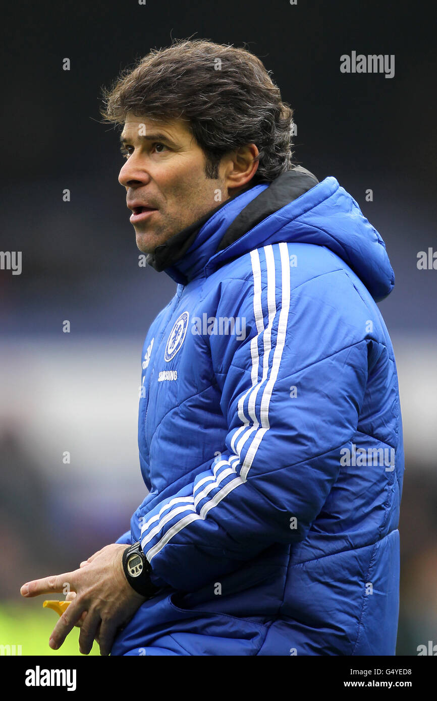 Soccer - Barclays Premier League - Everton v Chelsea - Goodison Park. Jose Mario Rocha, Chelsea first-team fitness coach Stock Photo