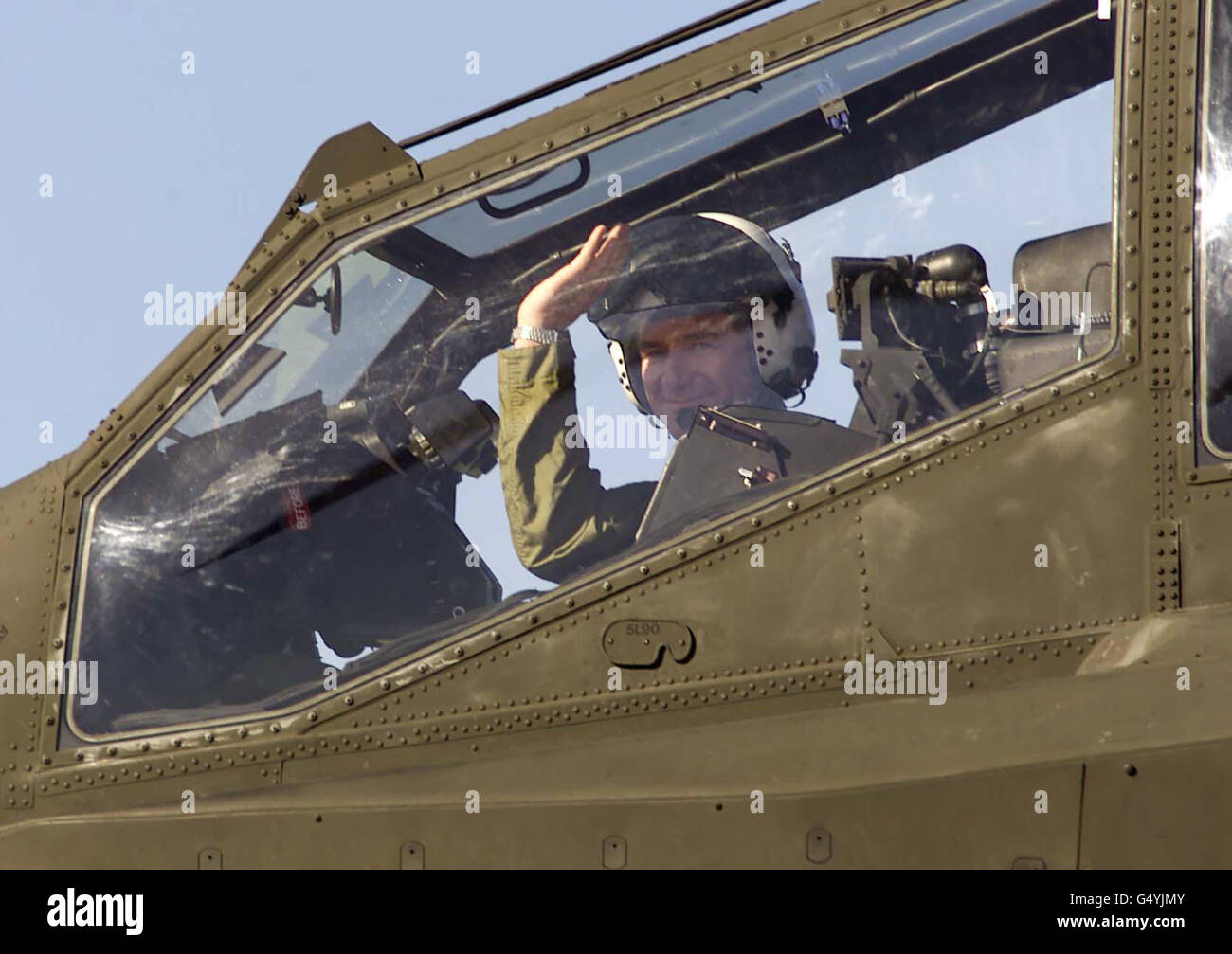 First british apache helicopter hi-res stock photography and images - Alamy