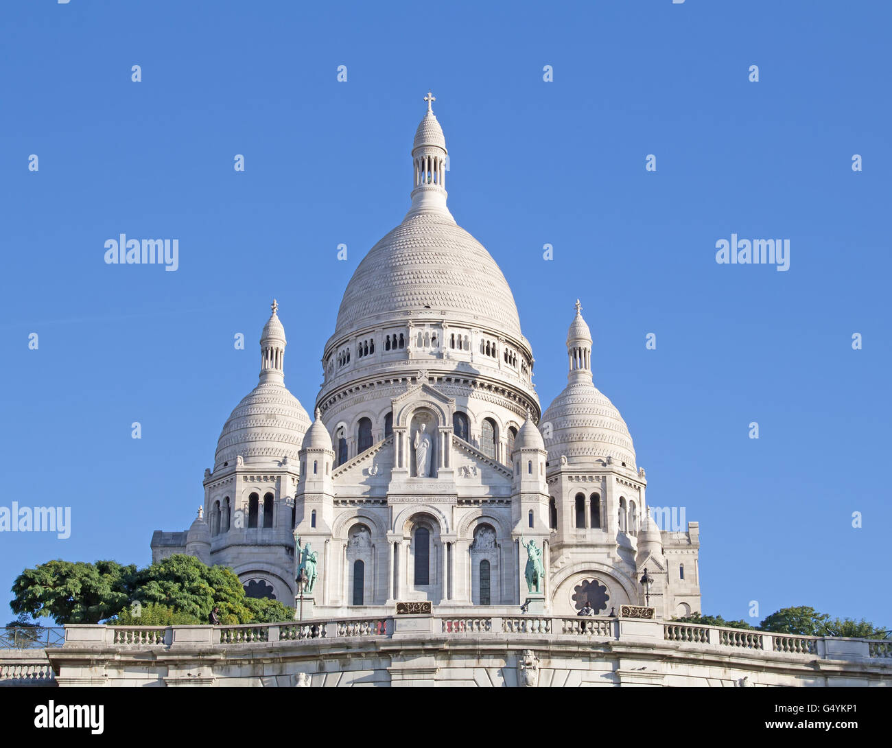Famous Basilica Of The Sacred Heart Of Paris Stock Photo Alamy famous-basilica-of-the-sacred-heart-of-paris-stock-photo-alamy