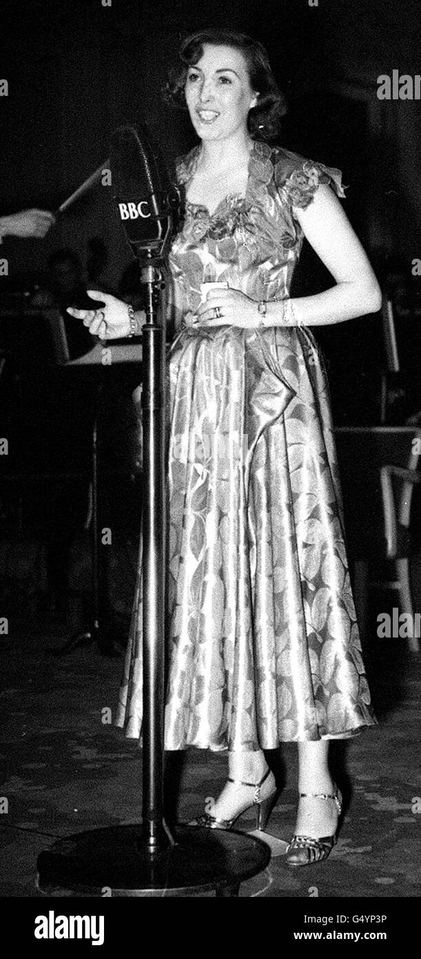 Vocalist Vera Lynn on stage at Grosvenor House, London, for the 1949 National Radio Awards presented to popular broadcasters. * 23/3/00 Mementoes of Forces' Sweetheart Dame Vera Lynn were being entombed in a huge time capsule after she was named personality of the century in a nationwide poll. A life-size enlargement of one of Dame Vera's most famous wartime photographs will be among the items sealed in the Millennium Vault 2000 in Guildford, Surrey, which will not be opened until the year 3000. Stock Photo