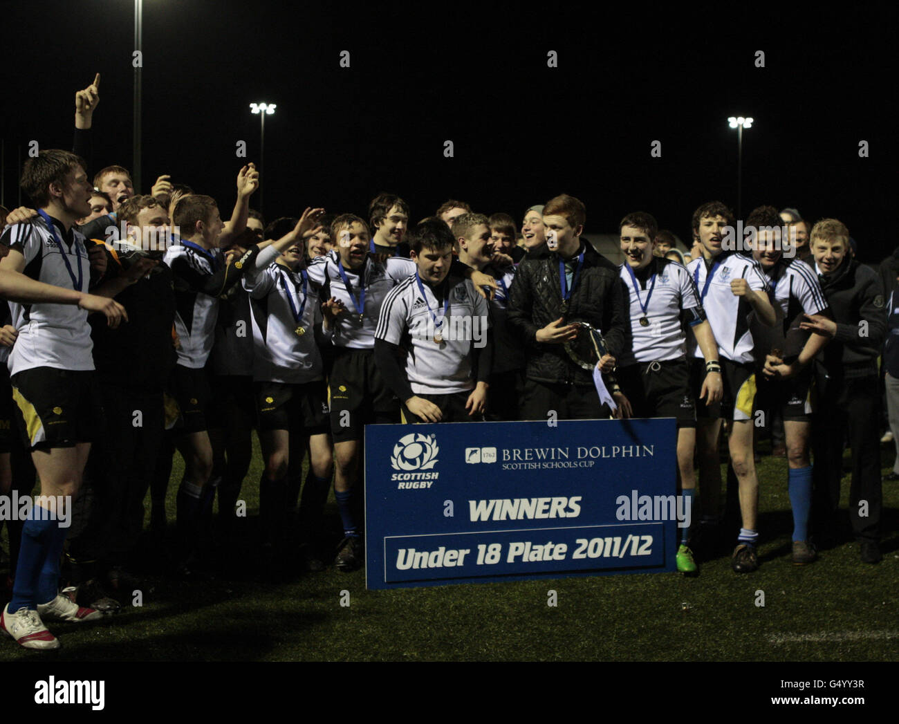 Rugby Union - Brewin Dolphin Plate Finals Day - Under 18 Final - Carrick v Earlston - Murrayfield Stadium. Earlston celebrate winning the Brewin Dolphin Plate u18 Final at Murrayfield Stadium, Edinburgh. Stock Photo