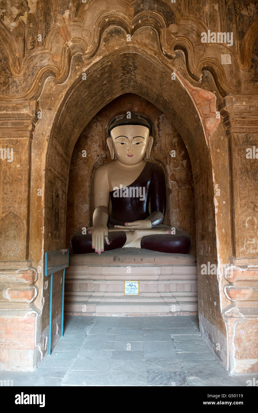 Sitting Buddha statue at Thambula Temple, Old Bagan Archaeological Zone, Mandalay Region, Myanmar Stock Photo