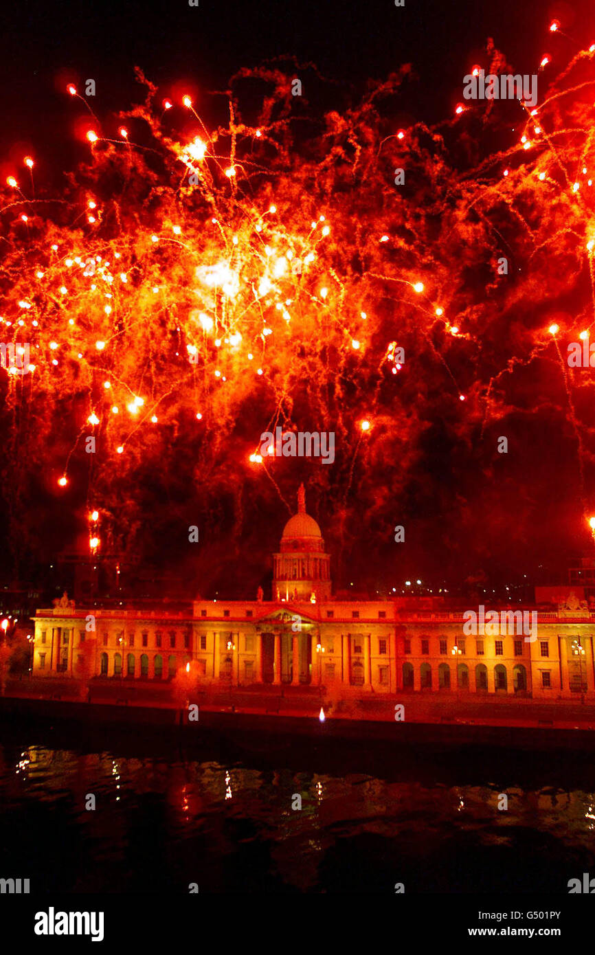 Custom house dublin fireworks hires stock photography and images Alamy