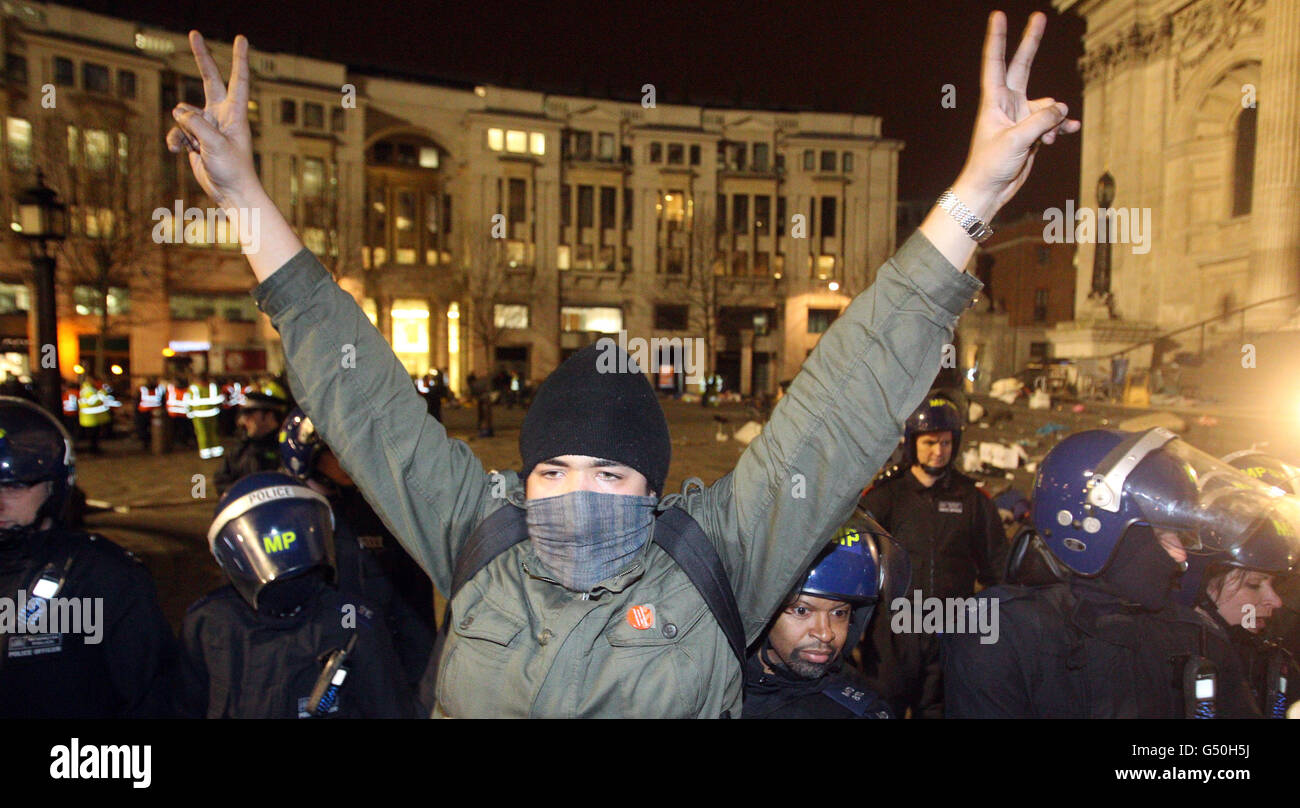 Occupy London protest. The Occupy camp at St Pauls Cathedral is evicted. Stock Photo