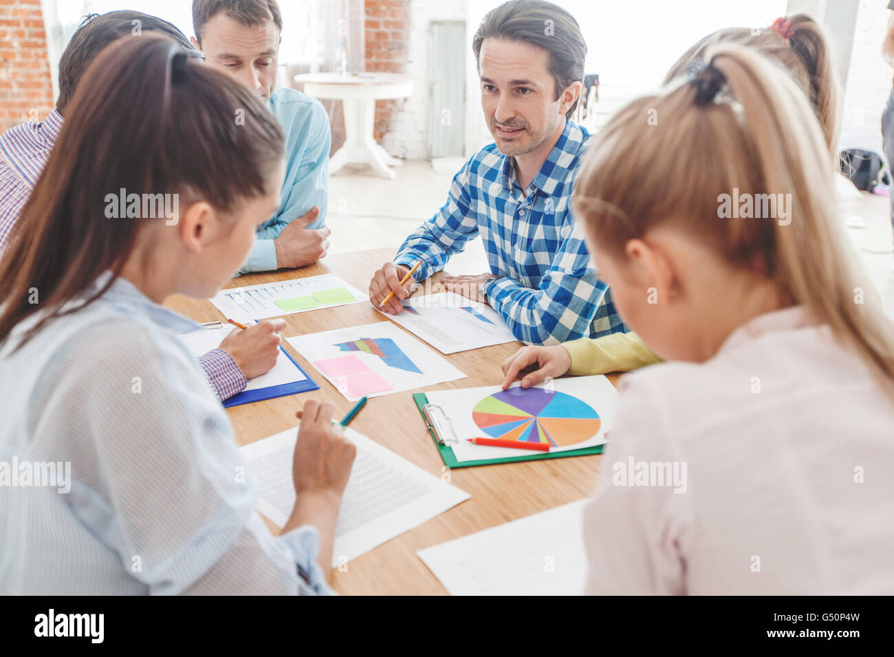 Diverse people working hi-res stock photography and images - Alamy