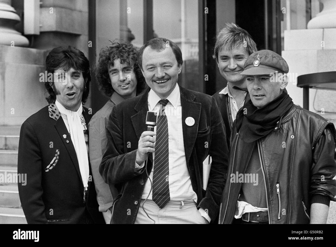 Flying pickets hires stock photography and images Alamy