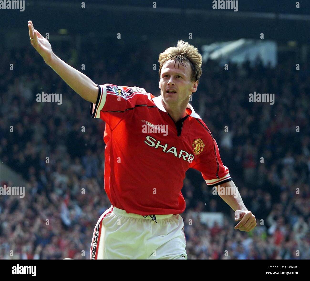 Crisp Teddy Sheringham Urges Man Utd To Start £65m Star Over Benjamin Sesko Against Arsenal Wallpaper for Your Screen Crisp Teddy Sheringham Urges Man Utd To Start £65m Star Over Benjamin Sesko Against Arsenal Wallpaper for Your Screen