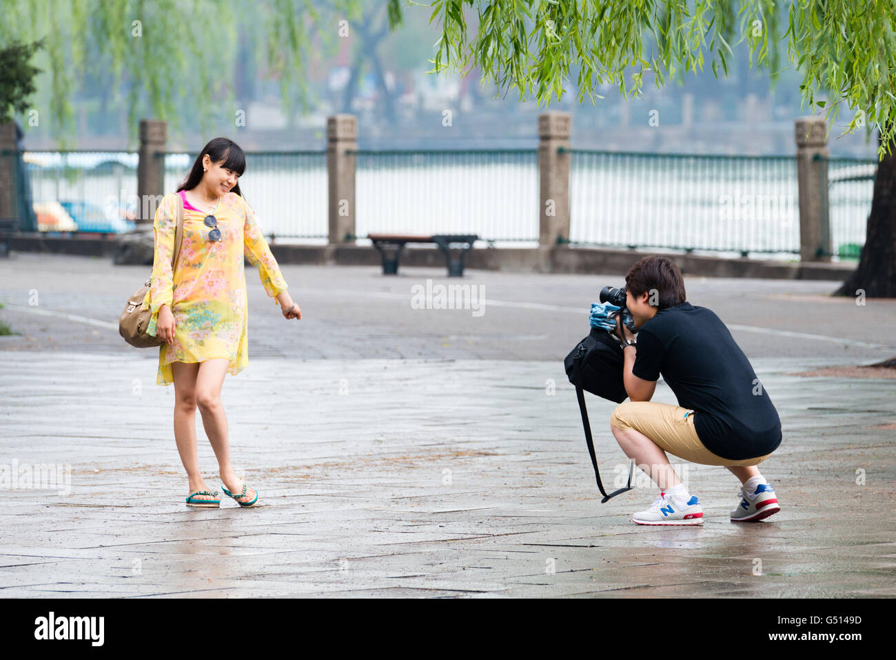China Beijing Couple Photographing In Beihai Park Stock Photo Alamy China Beijing Couple Photographing In Beihai Park Stock Photo Alamy