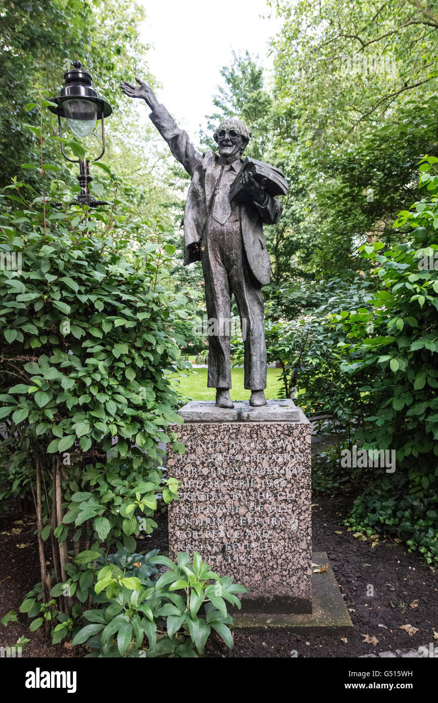 Statue of Fenner Brockway, Baron Brockway, in Red Lion Square, London, UK Stock Photo