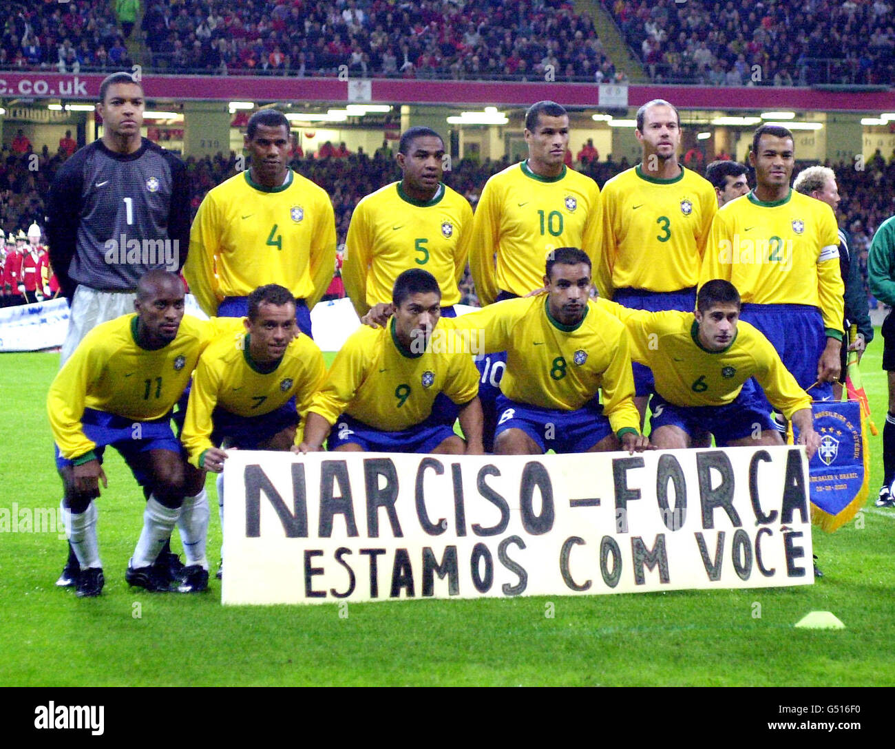 The Brazilian football team (back left to right) Dida, Aldair, Cesar Sampaio, Rivaldo, Antonio Carlos, Cafu. (front left to right) Ze Roberto, Franca, Elber, Emerson, Silvinho in the Millennium Stadium, Cardiff. Stock Photo