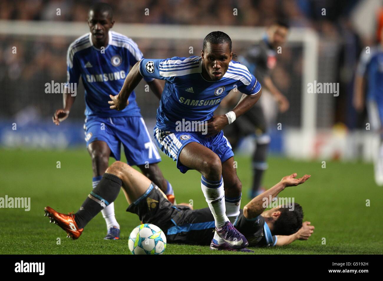Soccer - UEFA Champions League - Round of 16 - Second Leg - Chelsea v Napoli - Stamford Bridge. Chelsea's Didier Drogba controls the ball Stock Photo
