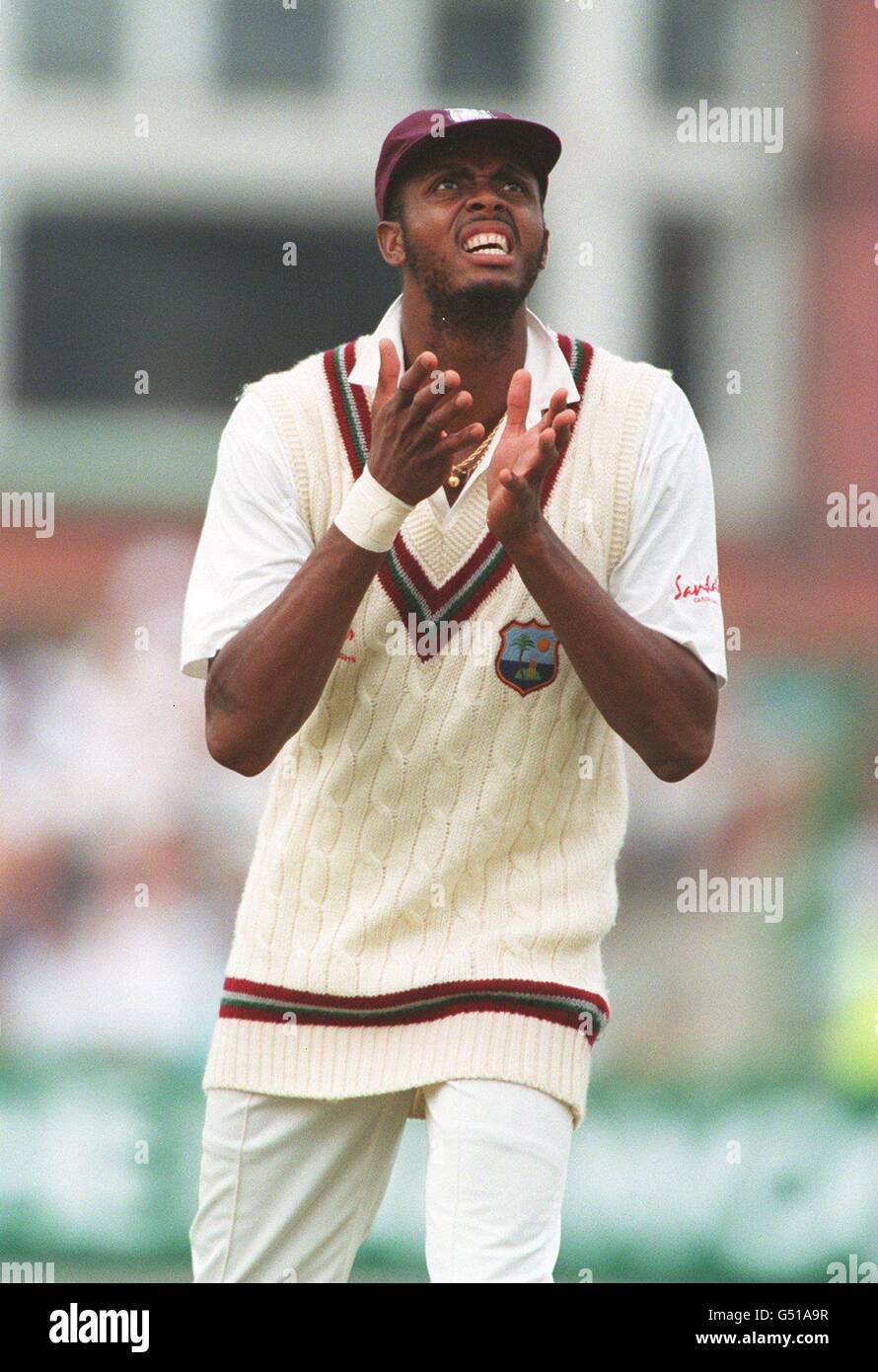 Cricket courtney walsh hires stock photography and images Alamy