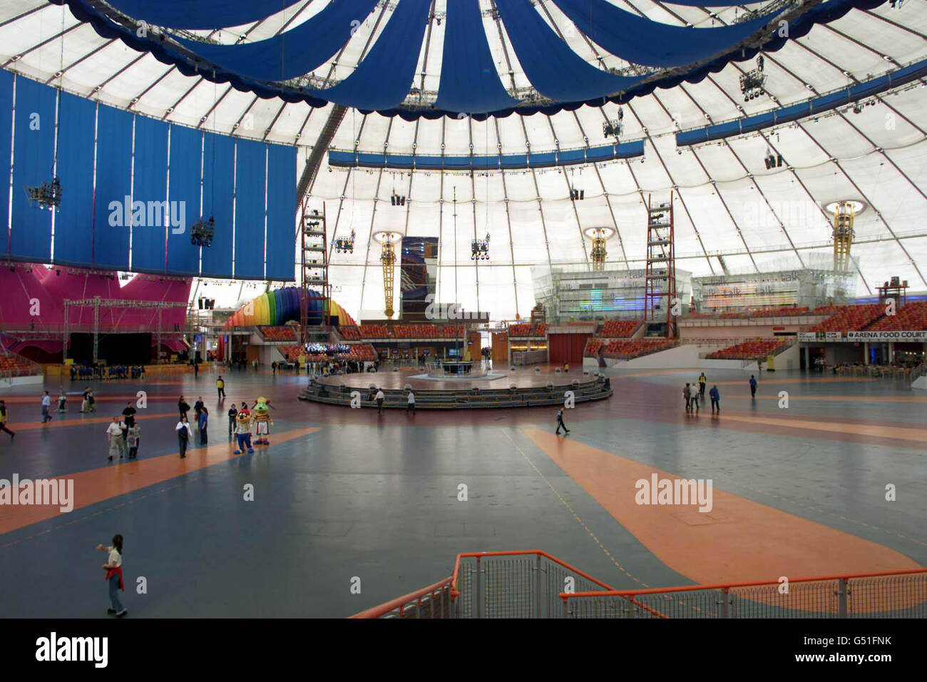 Millennium dome extra money hires stock photography and images Alamy