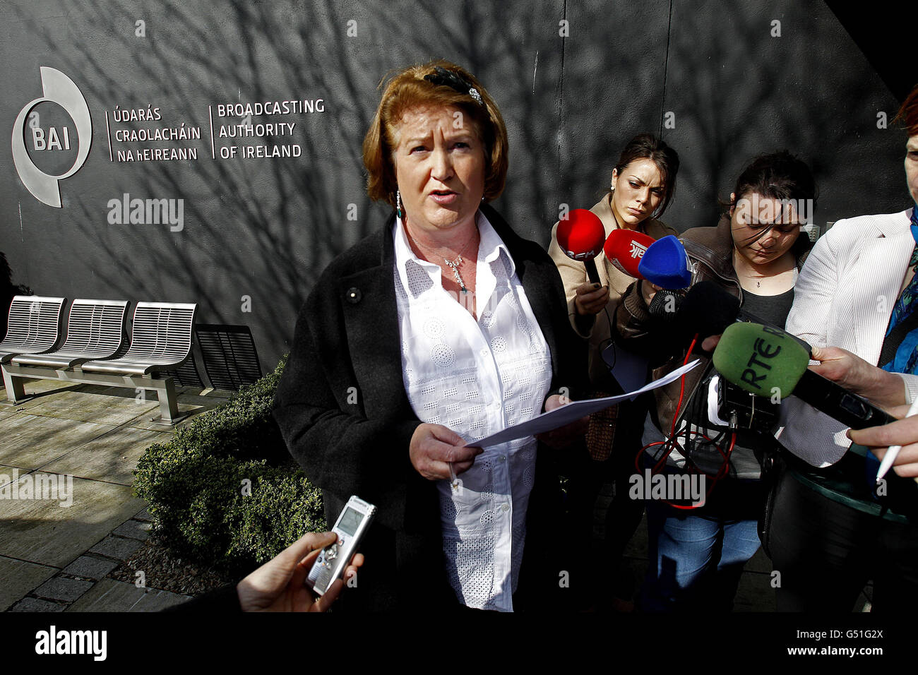 Pamela Cassidy, solicitor to 2011 Irish presidential candidate Sean Gallagher, arrives to read a statement on his behalf outside the BAI (Broadcasting Authority of Ireland) offices, Dublin, in relation to RTE's Frontline Presidential debate. Stock Photo