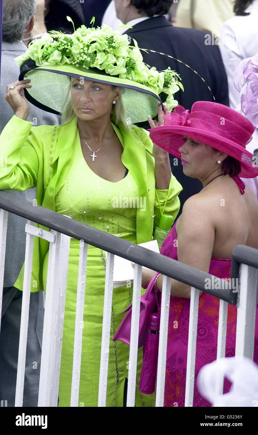 Royal ascot hat and jacket hires stock photography and images Alamy