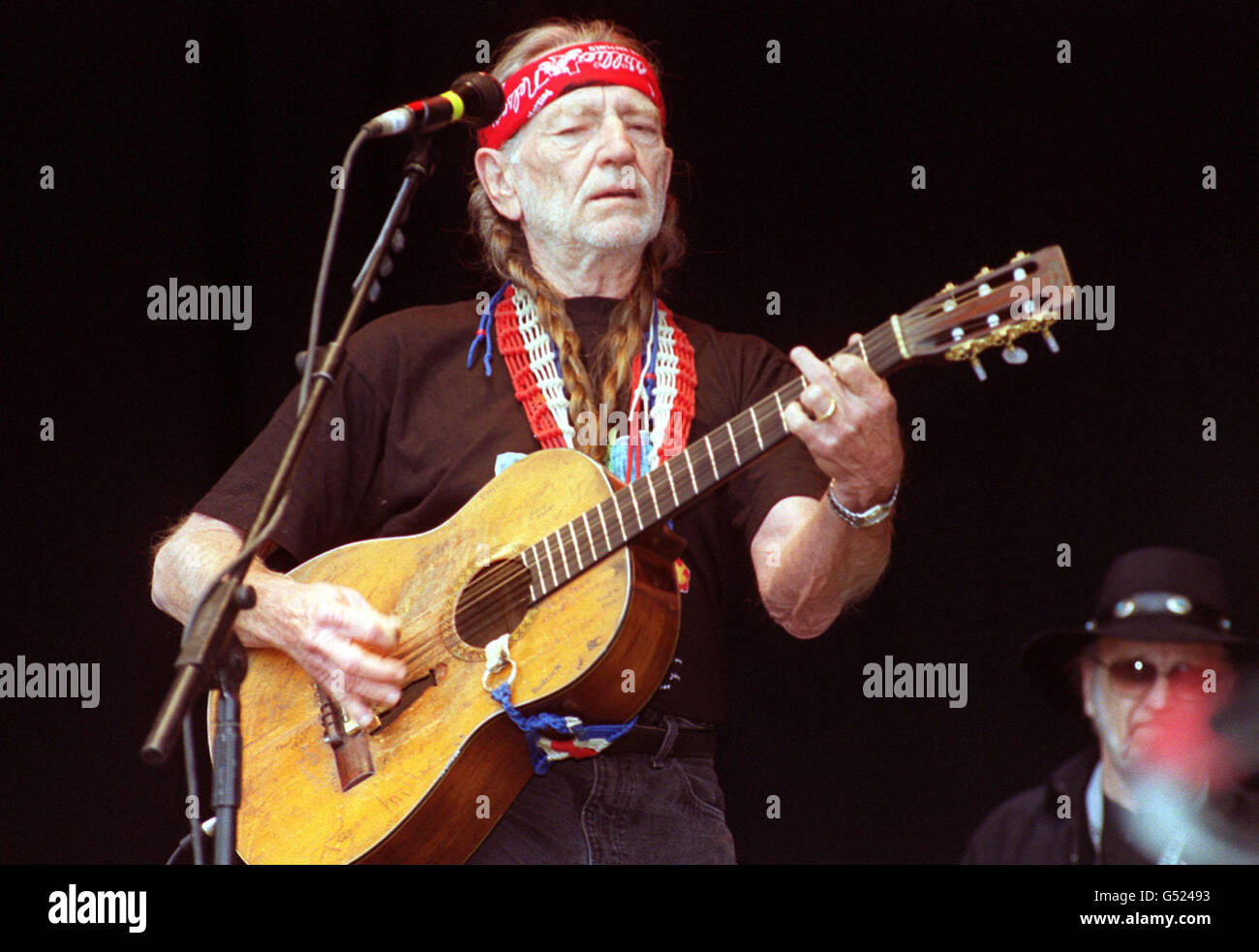 Glastonbury 2000 willie nelson hi-res stock photography and images - Alamy