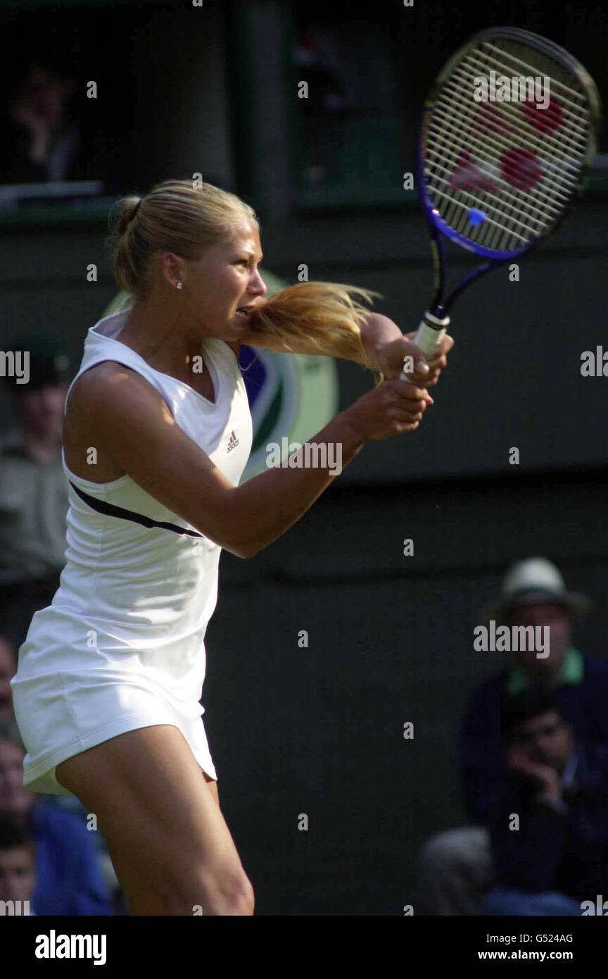 Anna kournikova playing tennis hi-res stock photography and images - Alamy