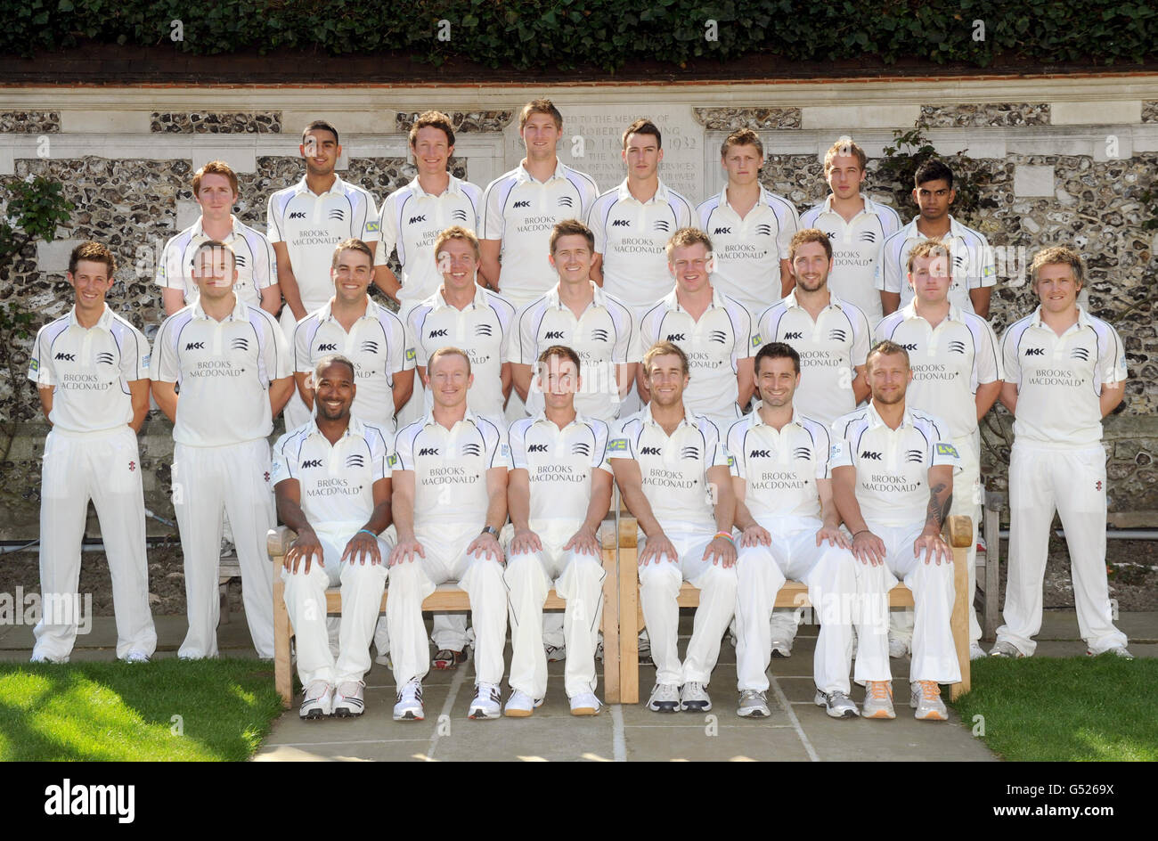 Middlesex Cricket Club pose for a team photograph in their County Championship kit during the press day at Lord's Cricket Ground, London (Back Row, left to right) Tom Smith, Gurjit Sandhu, Anthony Ireland, Ollie Rayner, Toby Roland-Jones, Ollie Wilkin, Josh Davey, Ravi Patel. (Middle Row, left to right) John Simpson, Adam Rossington, Tom Scollay, Robbie Williams, Joe Denly, Sam Robson, Steven Crook, Paul Stirling, Adam London. (Front Row, left to right) Corey Collymore, Chris Rogers, Neil Dexter (captain), Dawid Malan, Tim Murtagh and Gareth Berg during a photo call at Lords Cricket Ground, Stock Photo