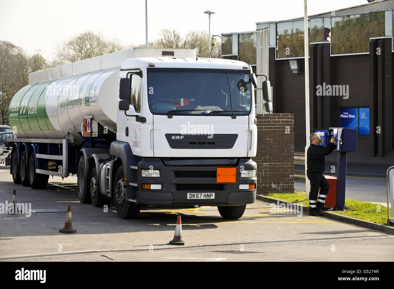 Fuel Tanker Tesco High Resolution Stock Photography and Images Alamy