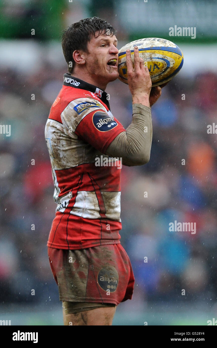 Rugby Union - Aviva Premiership - Leicester Tigers v Gloucester Rugby - Welford Road. Gloucester Rugby's fly half Freddie Burns shouts instructions to his team mates Stock Photo