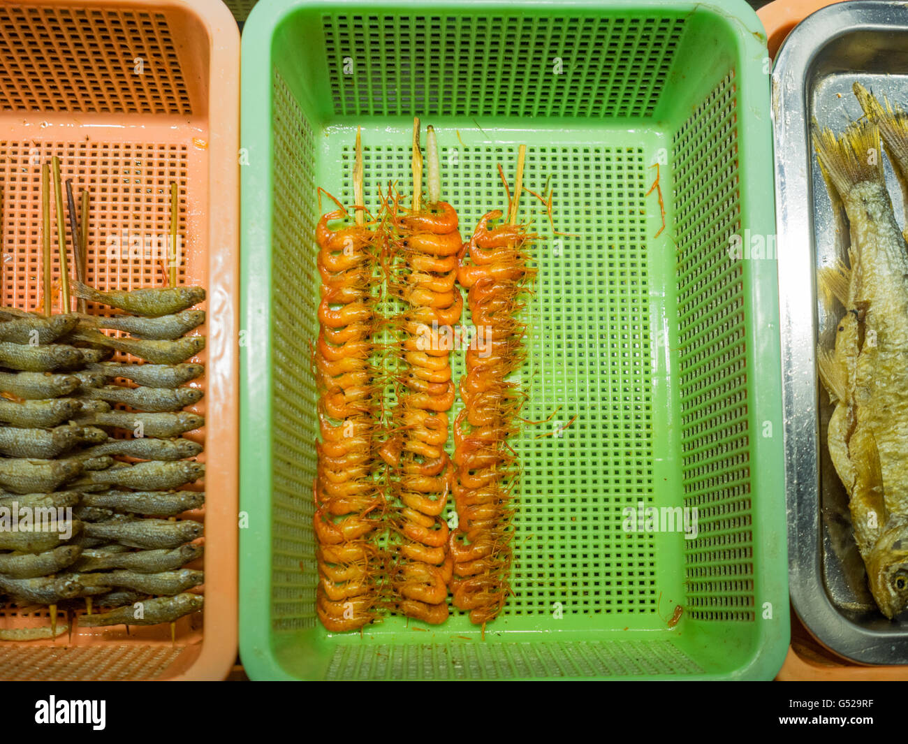 Old town street lijang yunnan hi-res stock photography and images - Alamy