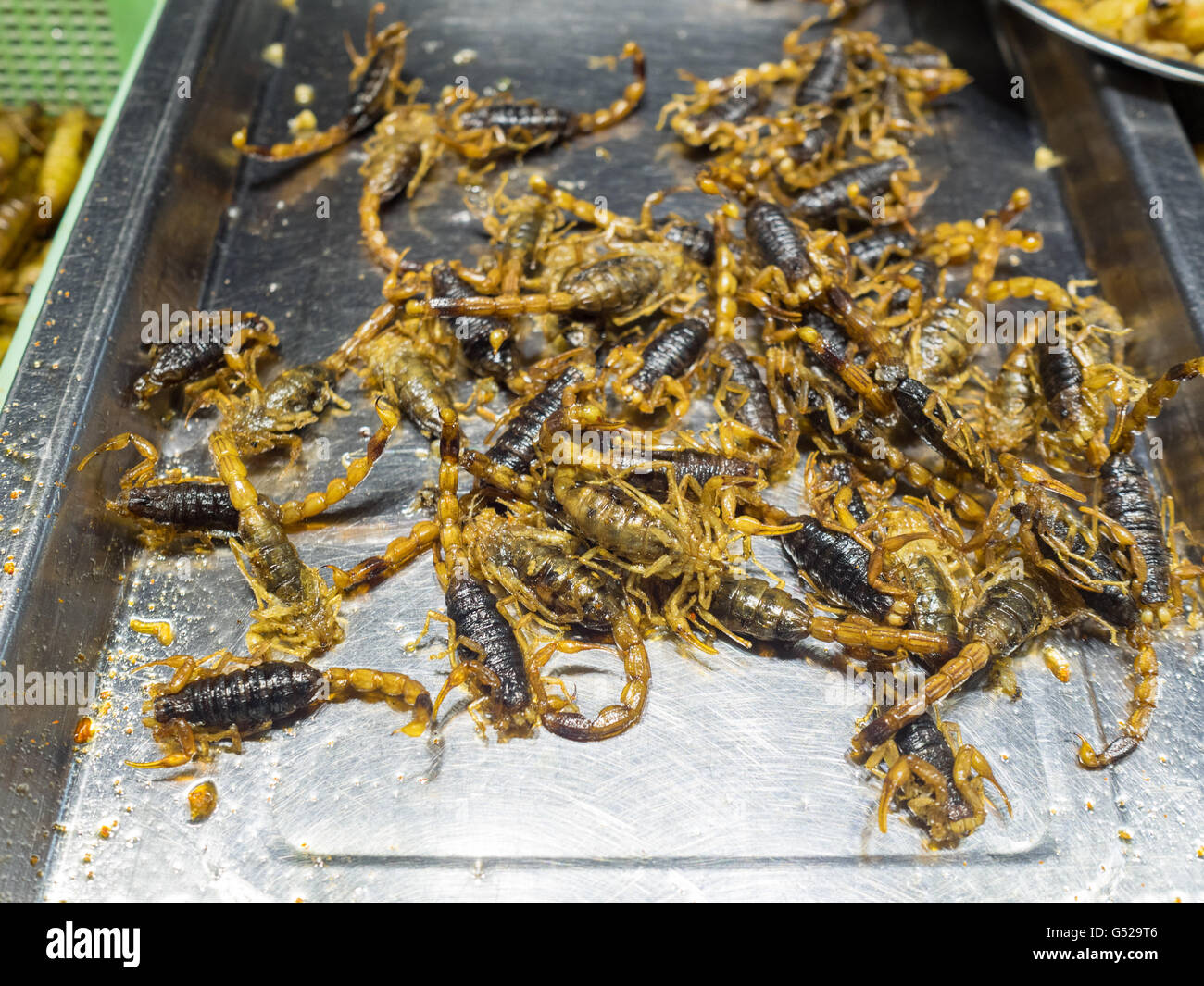 Old town street lijang yunnan hi-res stock photography and images - Alamy