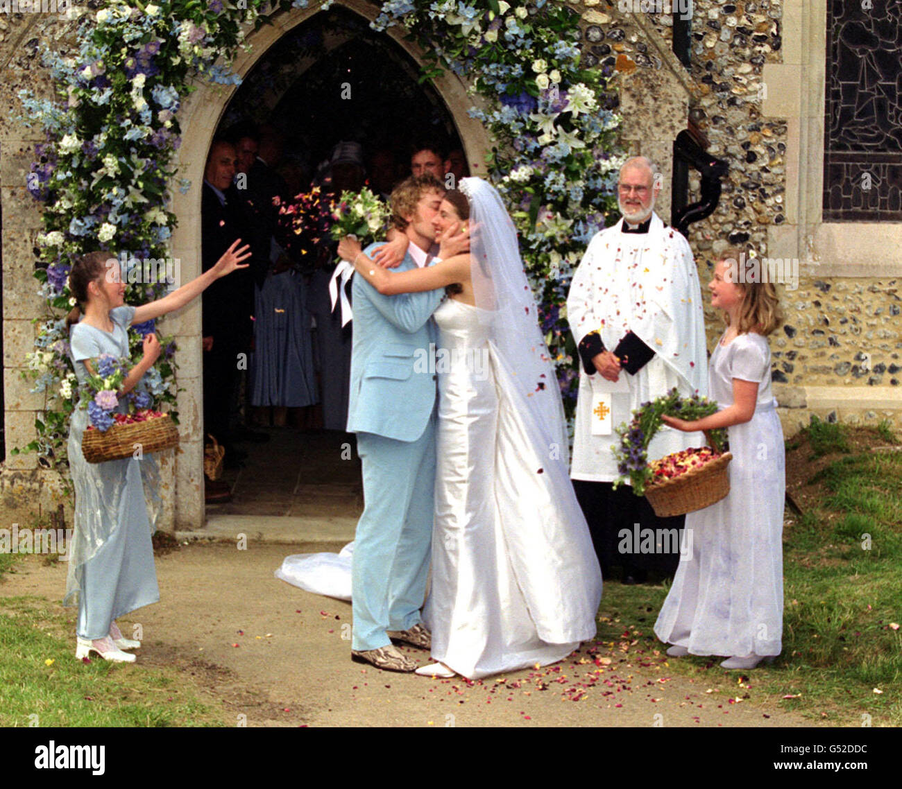 Jamie Oliver wedding kiss Stock Photo