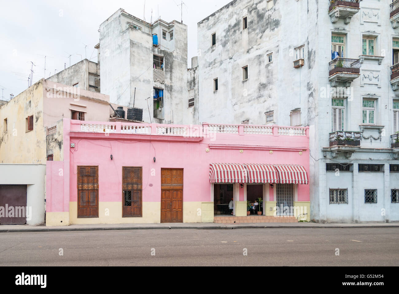 Cuba, Havana, Rosa Facade of a house, cafe Stock Photo