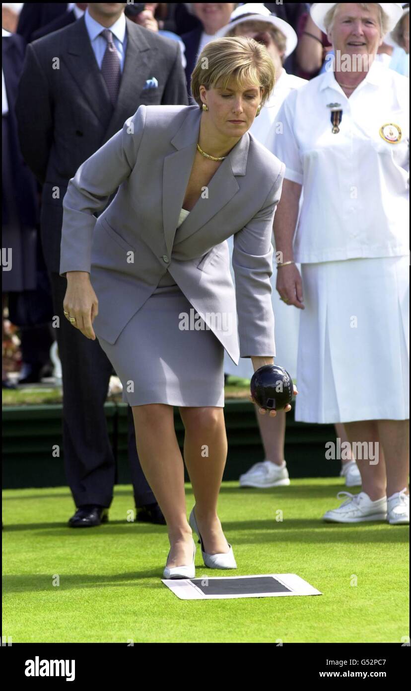 The Countess of Wessex at the Taunton Deane Bowling club, where she received help from the captin of the ladies team Gwen Allen. Stock Photo